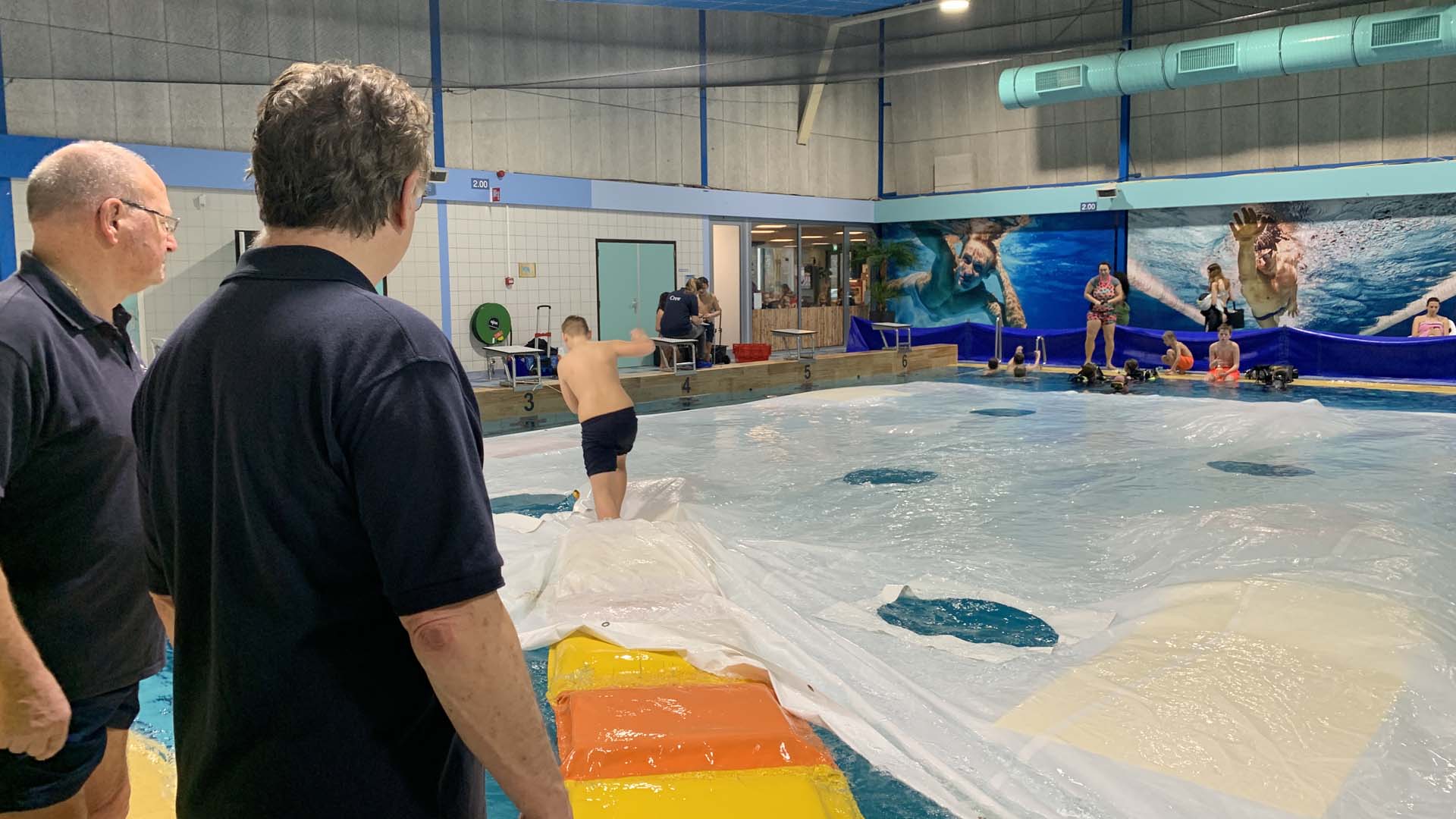 In een wak gevallen? Zwem nooit naar het licht - RTV Noord